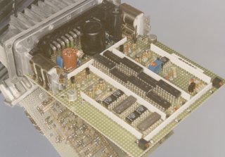 
Labormuster eines schnellen genauen robusten Analog-Addierers
 von zwei bipolaren Str&ouml;men bis 150 mA f&uuml;r
 Proze&szlig;-Experimente an Bordnetzen
Lab model of a fast precise rugged analog adder
 of two bipolar currents up to 150 mA for
 process experiments at vehicle supplies
 (17 Kbytes JPEG)
